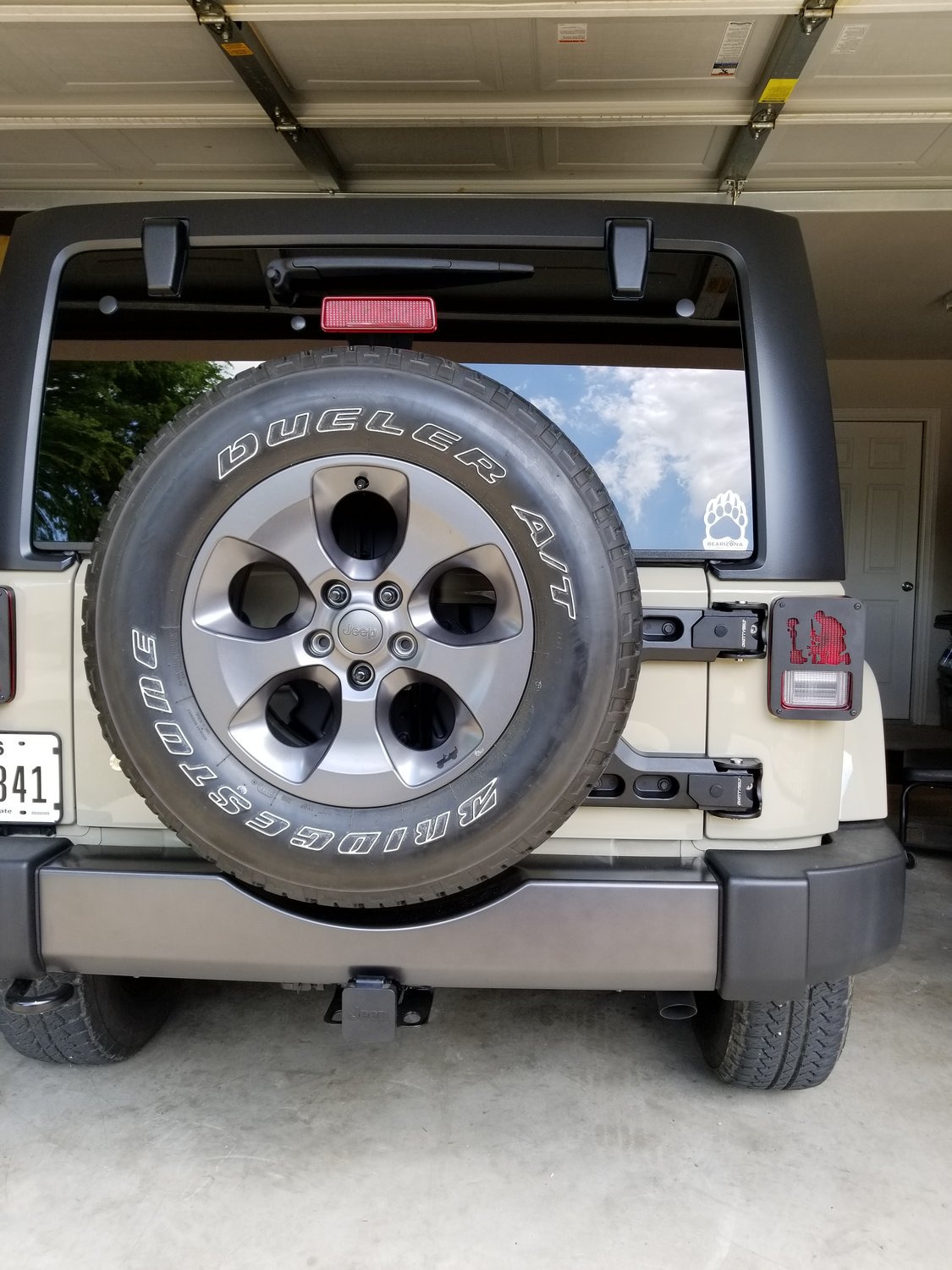 Smittybilt 2843 SRC HD Pivot Rear Tire Carrier for 07-18